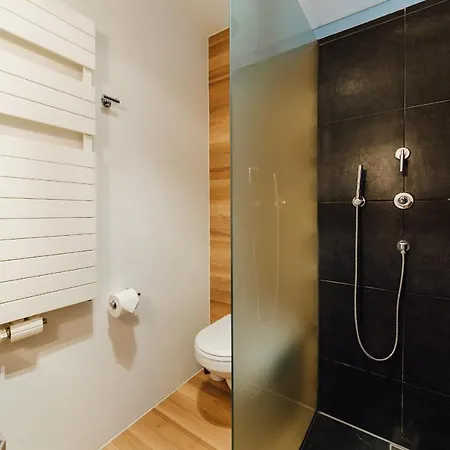 M2 Living No 6 Apartment